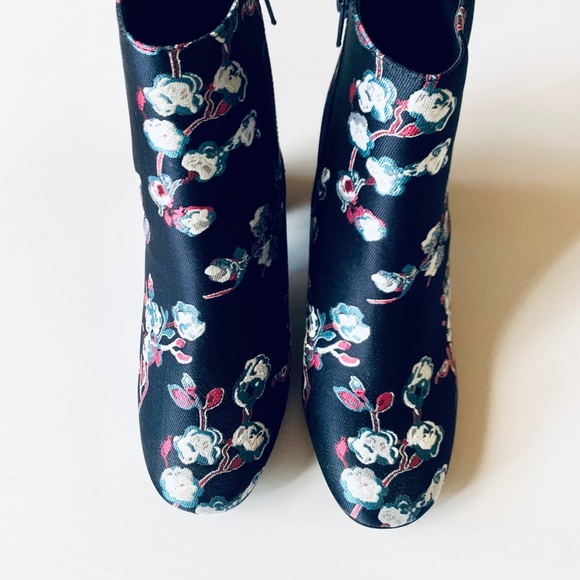 URBAN OUTFITTERS JULIET BOOTIES - Picture 4 of 6